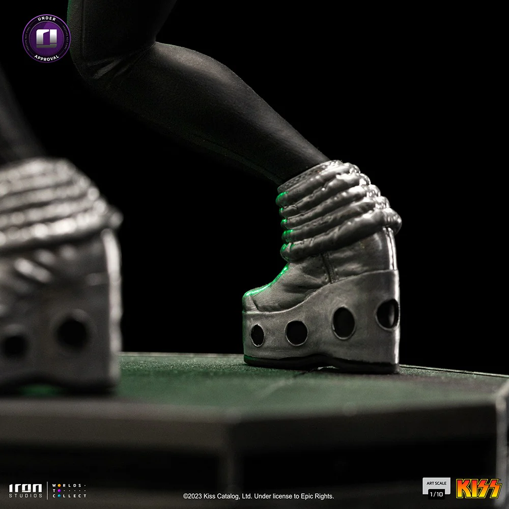 Ace Frehley "The Spaceman" KISS Art Scale 1/10 Iron Studios - Image 8