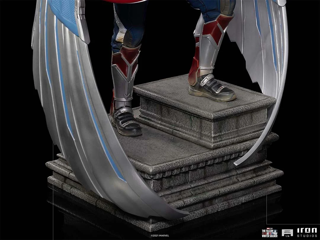 Captain America Sam Wilson (Complete Version) - The Falcon and the Winter Soldier - Legacy Replica 1/4 - Iron Studios - Image 5